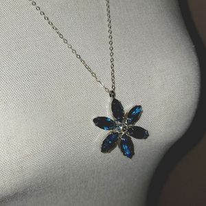 Blue crystal flower necklace